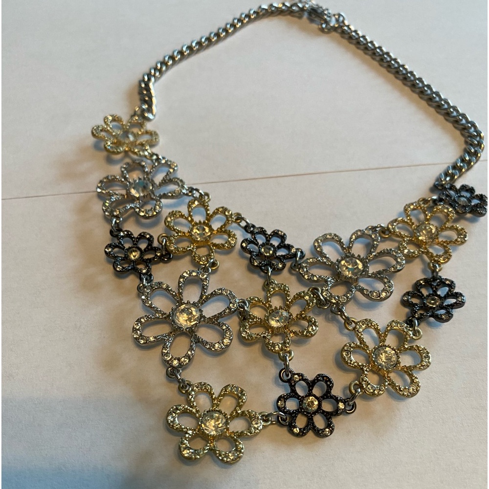 Silver, gold and black necklace - Picture 1 of 1